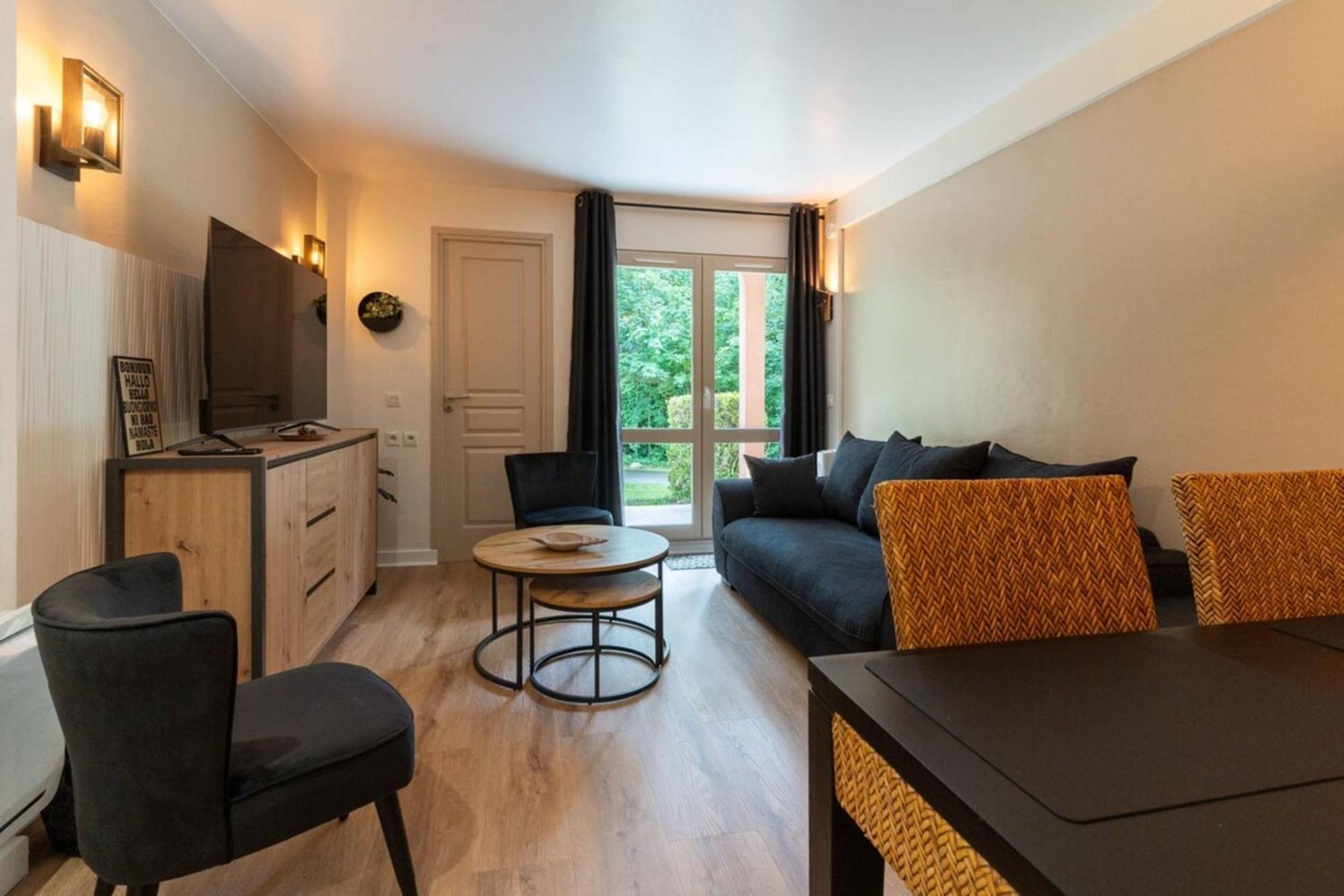 Beautiful Flat With Swimming Pool Tennis Court And Private Car Parking 09 Le Touquet 외부 사진